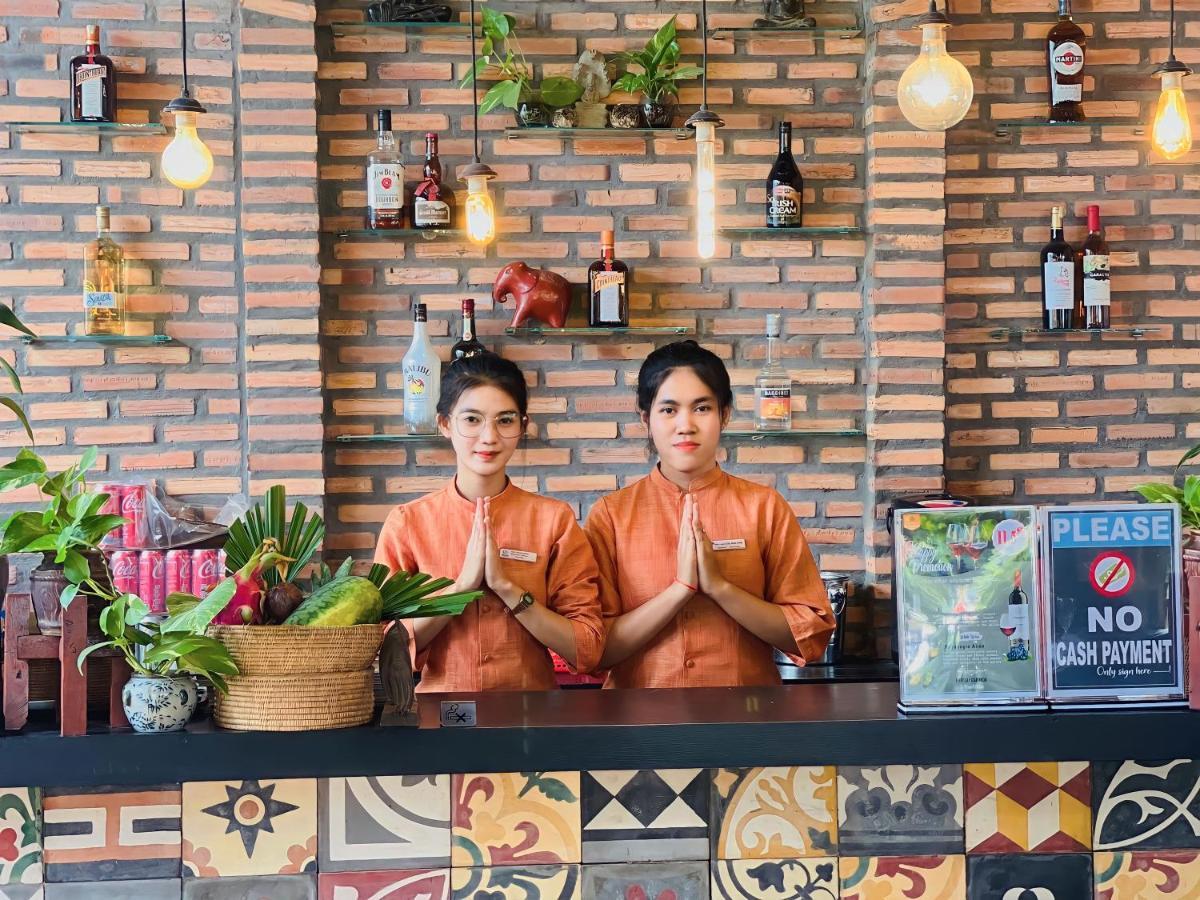 Residence Indochine Suite Siem Reap Bagian luar foto
